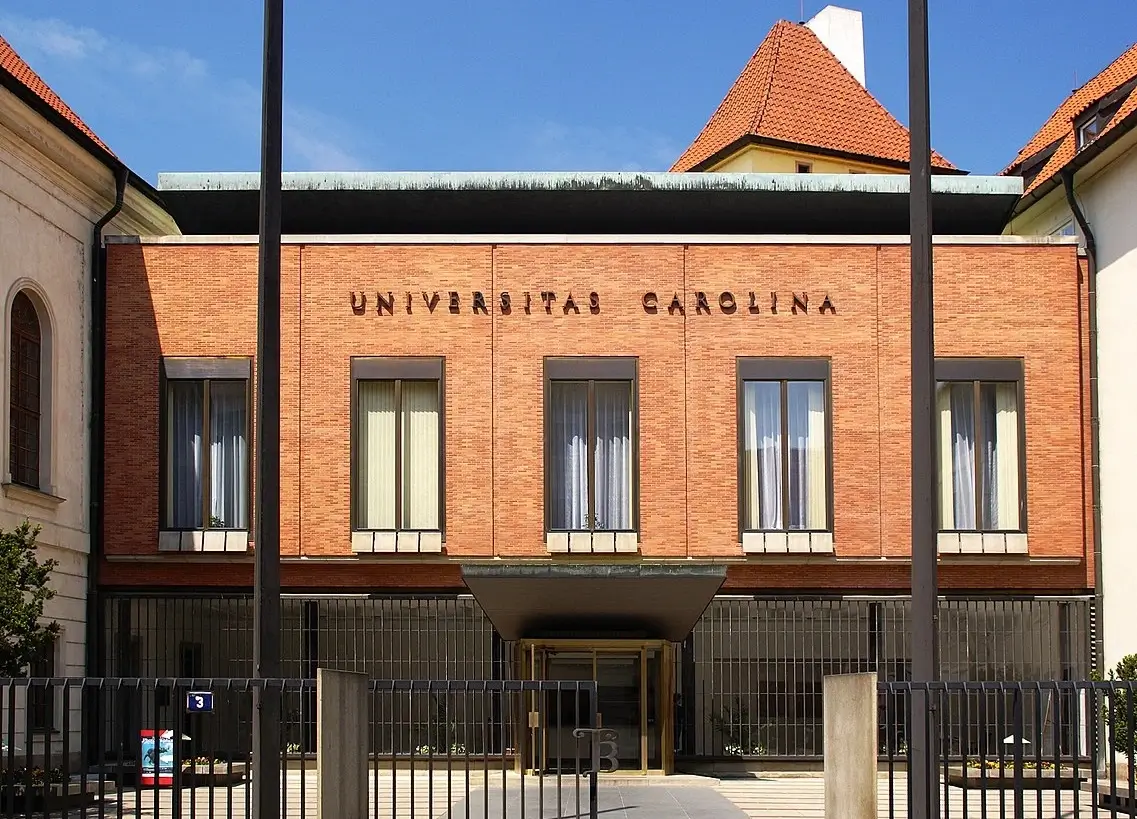 Univerzita Karlova - Charles University